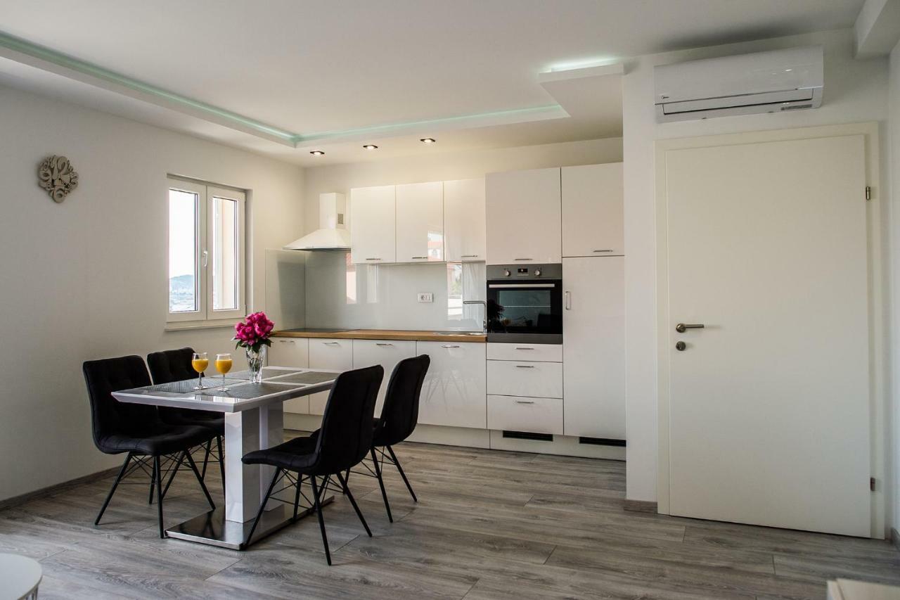 Solin Apartments Praetorium Екстер'єр фото